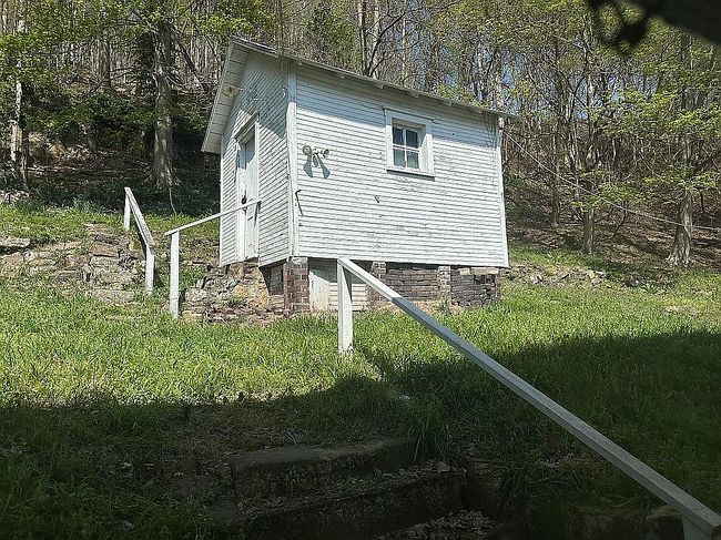 Photo of 169 Mulberry Ave, Pomeroy, OH