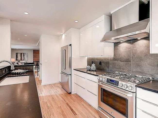 Photo of 7377 Highland Dr