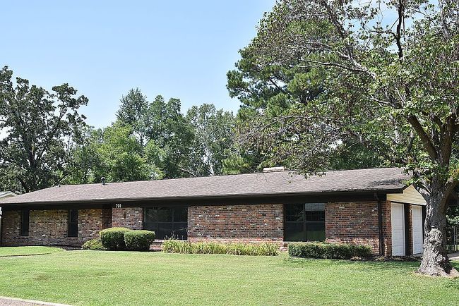 Photo of 701 Cypress Rd, Starkville, MS