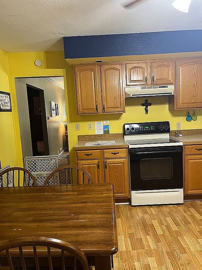 721 W Elm St, Chanute, KS