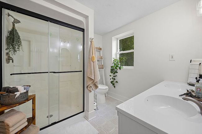 Photo of 13506 Darrow Rd, Vermilion, OH