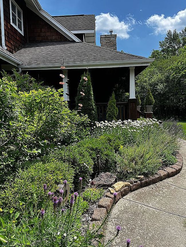 Photo of 26056 Farmbrook Rd, Southfield, MI