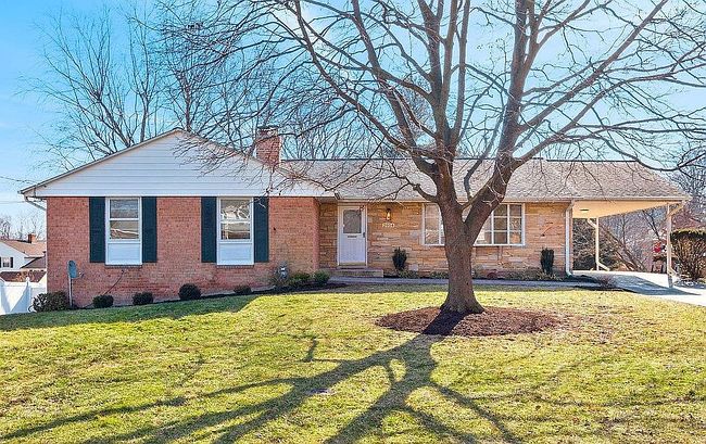 Photo of 2914 Chapel View Dr, Silver Spring, MD