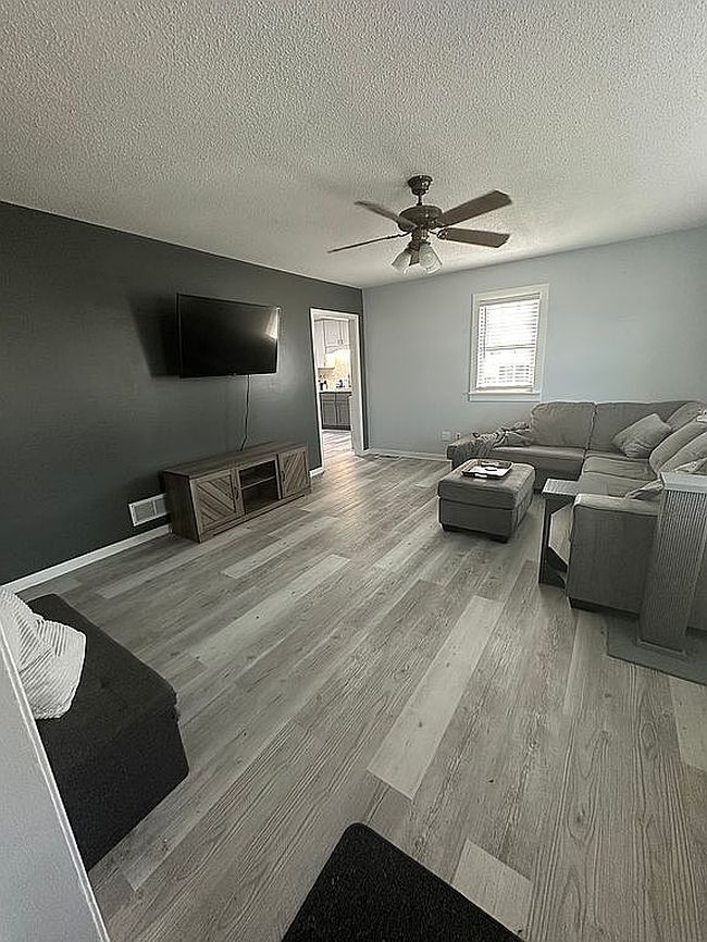 Image of 111 E 20th St