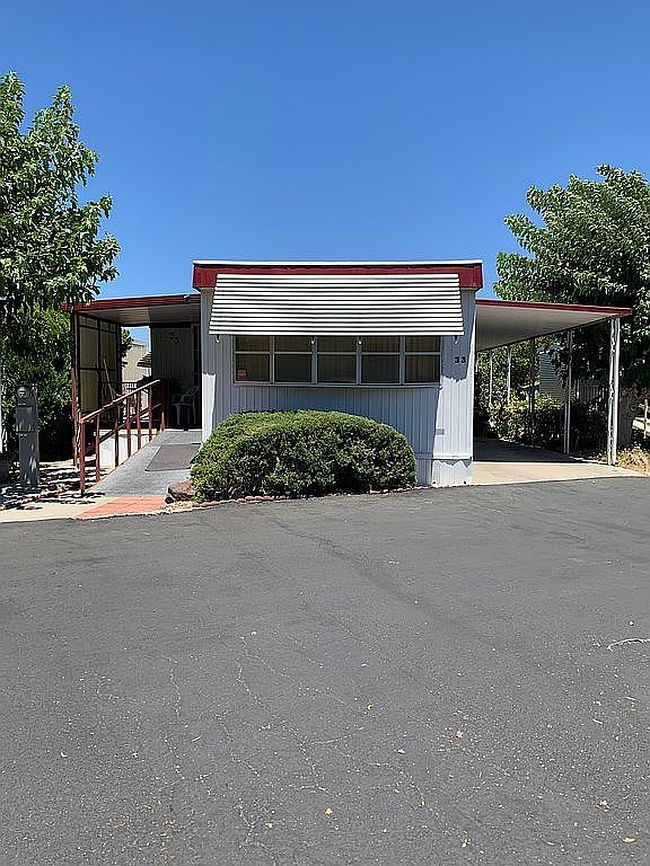 Image of 9152 C Ave Space 33