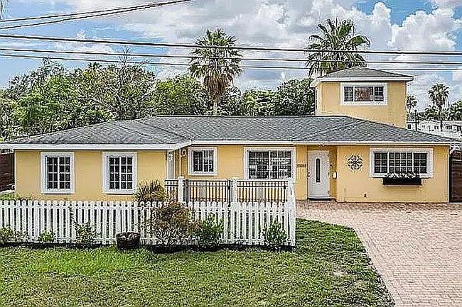 Image of 9400 Sun Isle Dr Ne