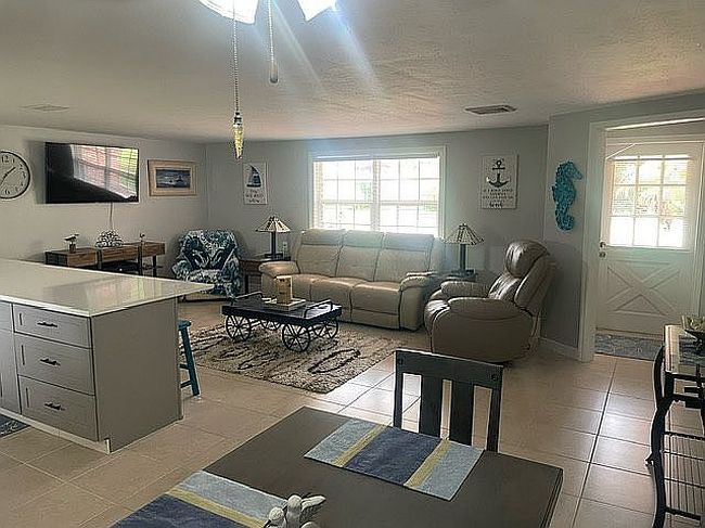 Image of 3709 Sleepy Hollow Ln