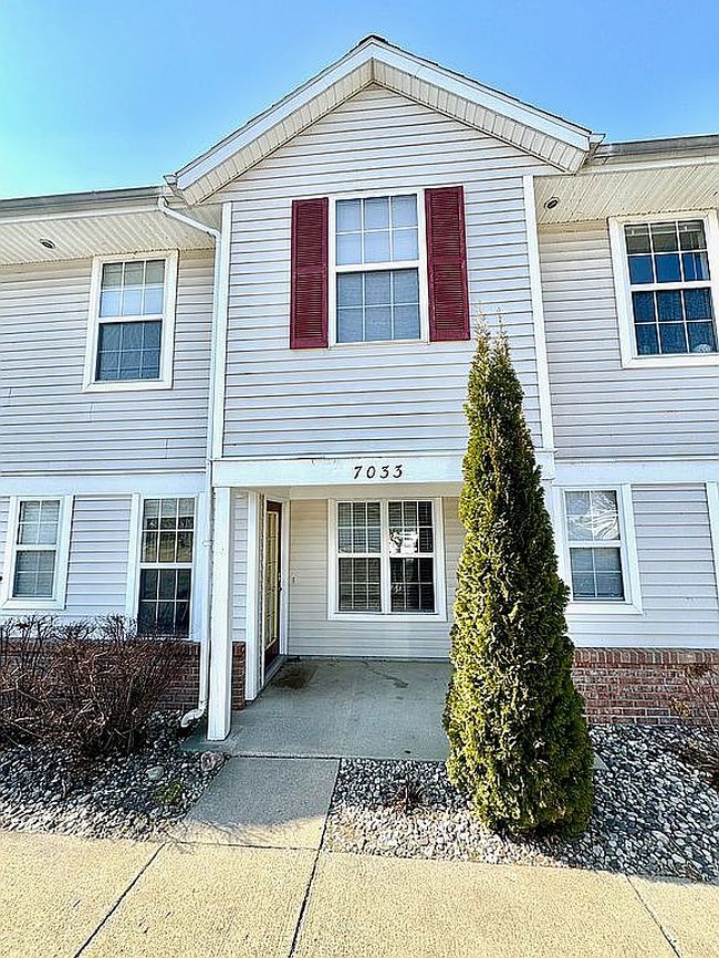 Photo of 7033 S Cannon Place Dr, Rockford, MI
