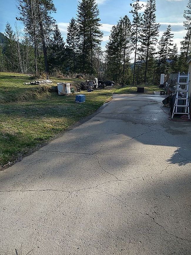 Photo of 103 Larsen Blvd, Metaline Falls, WA