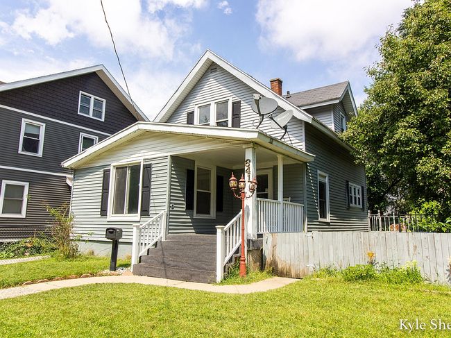 Preview of property located at 641 Burton St Se