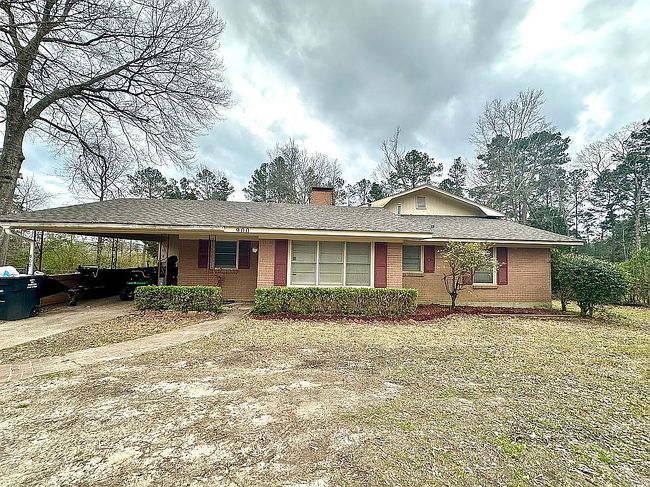 Image of 900 Victoria Dr