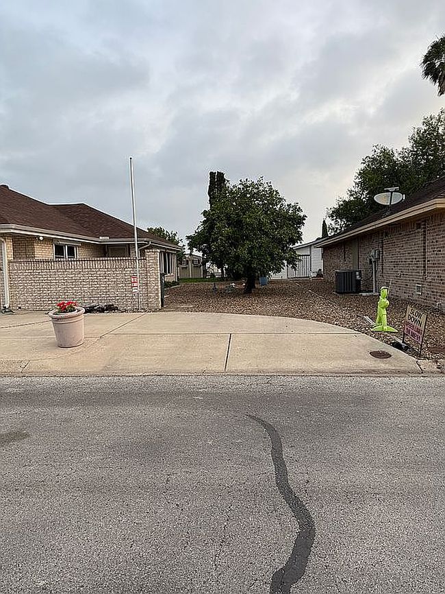 Image of 73 Blackhawk Dr