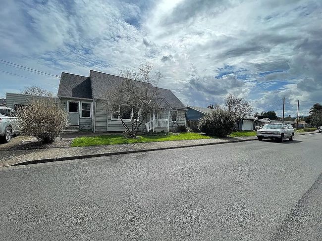 Image of 221 Sw Rainbow Ave