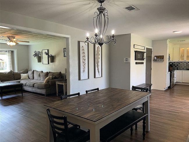 Photo of 1320 Elsie St, Bridge City, TX