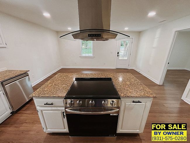Photo of 210 N Vine St #210, Tullahoma, TN