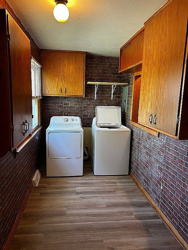 Image of 1306 W Main St