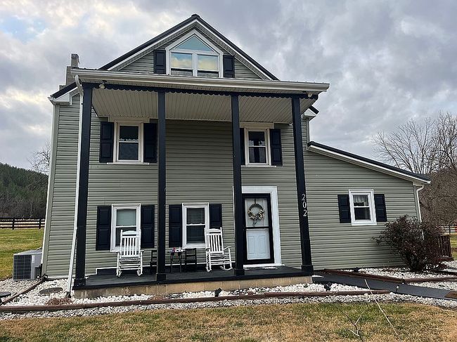 Image of 202 Old Country Rd