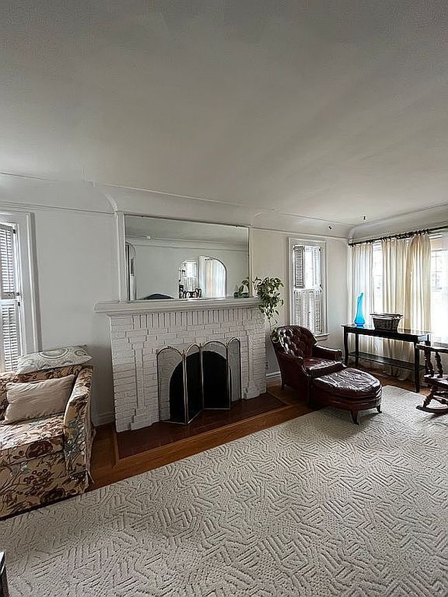 Photo of 24 Fairwood Blvd, Pleasant Ridge, MI