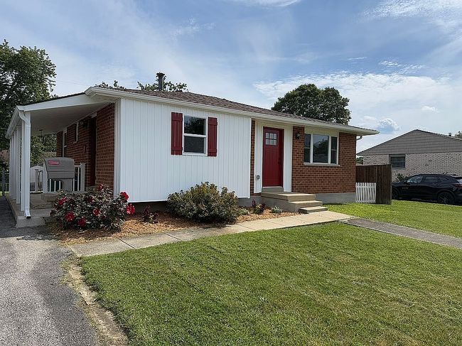 Photo of 595 Brookdale Dr, West Jefferson, OH
