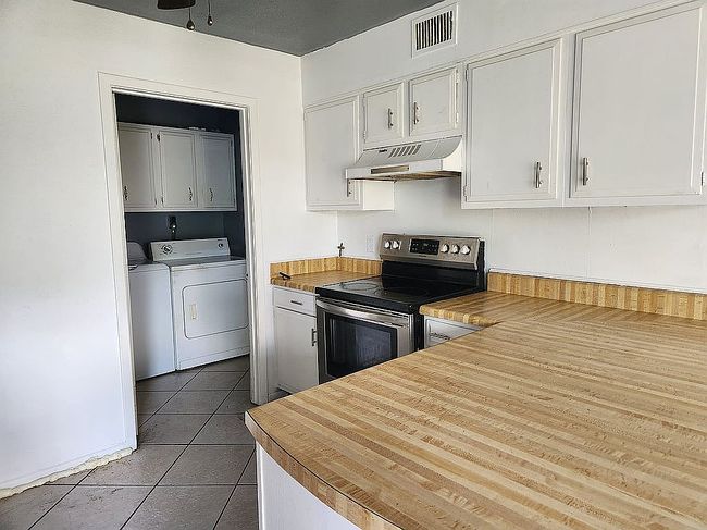 Image of 5915 Fairmeadow St