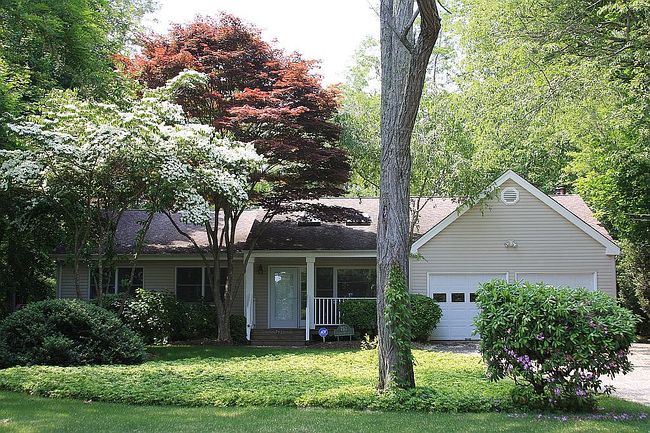 Photo of 752 Peconic Bay Blvd, Riverhead, NY