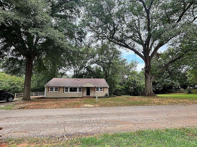 Photo of 154 1st Ave, Pinecrest Oxford, AL