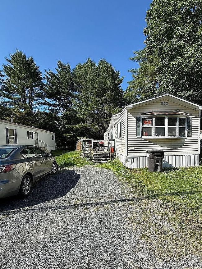 Photo of 53 Victoria Dr, Waterville, ME