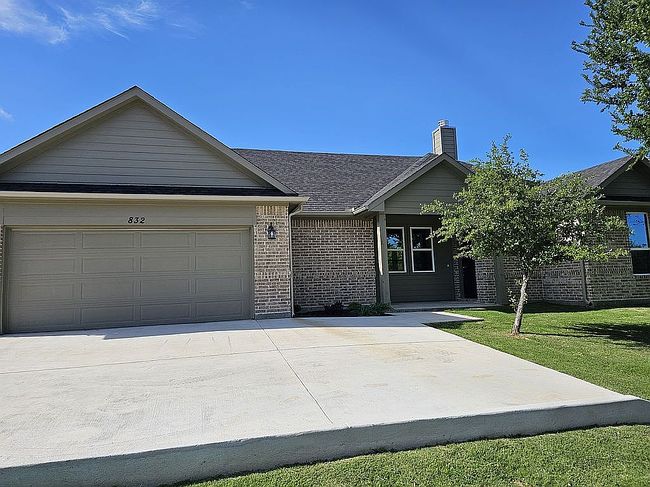 Additional photo 1 of property located at 832 E Heath St