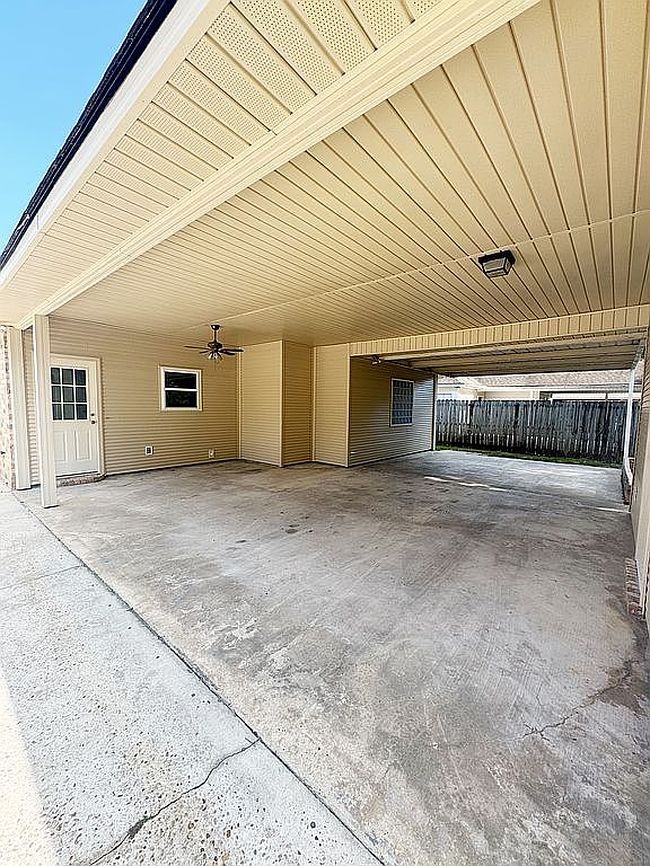 Image of 11107 Garrett Dr