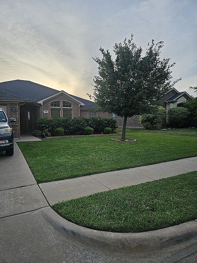 Image of 600 Alexandria Ln