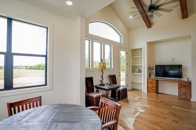 Preview of property located at 1609 W Rockhill Pl