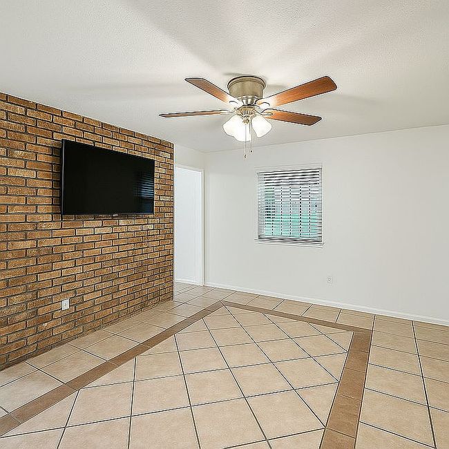 Image of 2707 Pleasant St