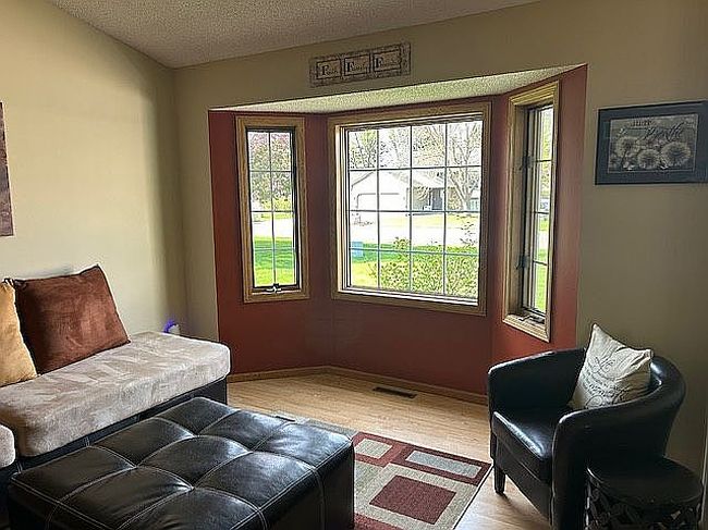 Image of 3879 Shannon Dr