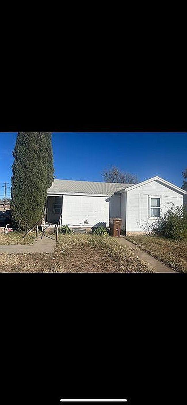 Image of 400 E 18th St