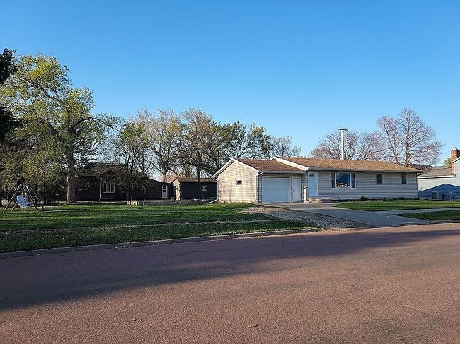 Image of 207 E 2nd St