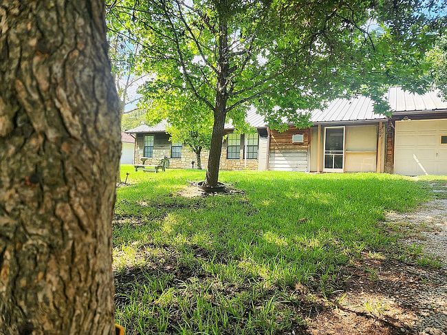 Additional photo 4 of property located at 209 Yucca Dr