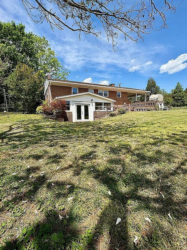 Image of 2893 Scottsville Rd