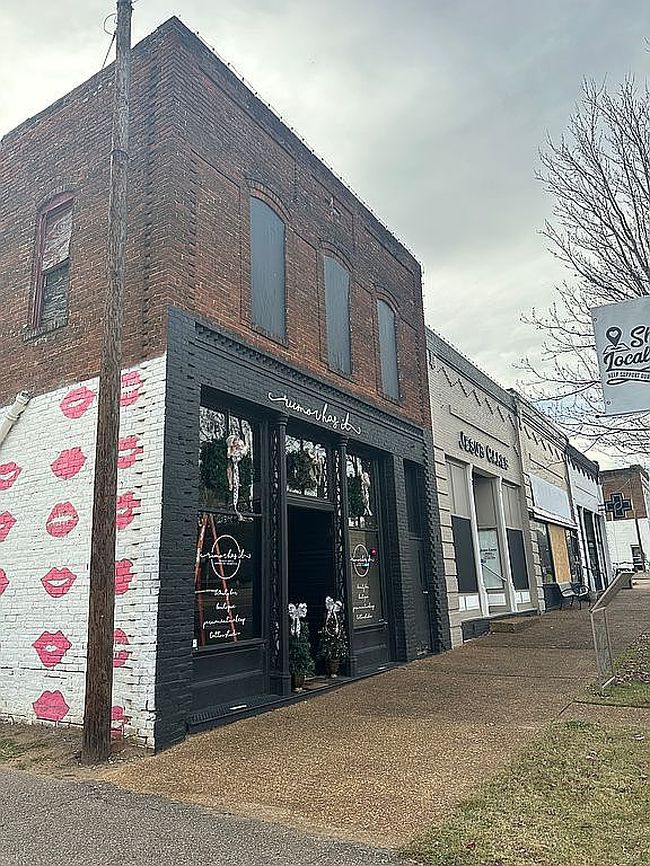 Image of 116 W Court Ave