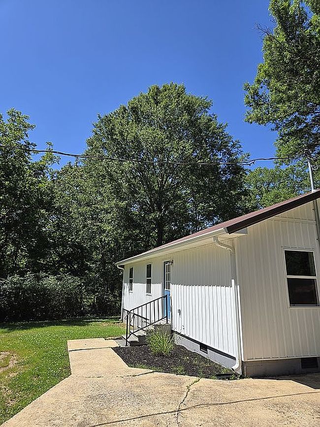 Image of 1430 Middleton Loop