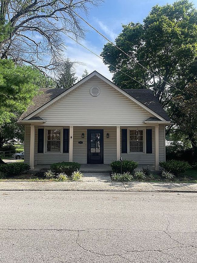 Photo of 303 W Walnut St, Nicholasville, KY