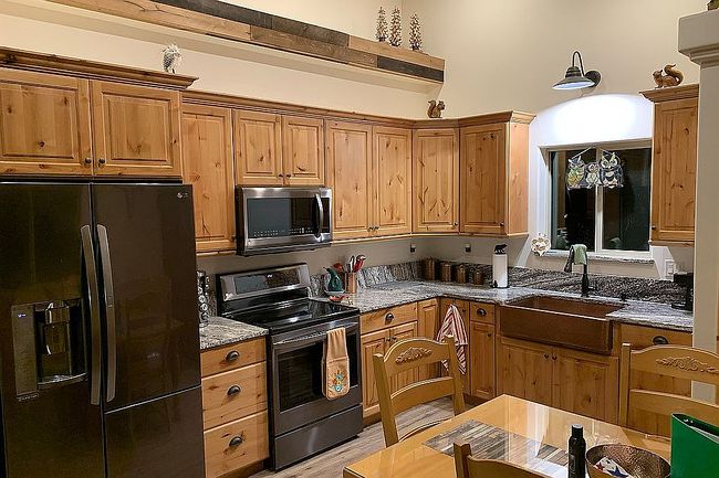 Photo of 1295 E Airplane Dr, Kanab, UT