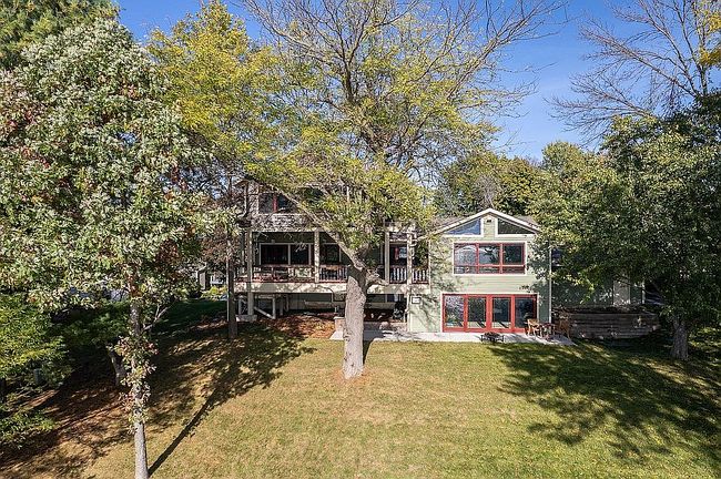 Image of 54 Lakeside Dr Ne