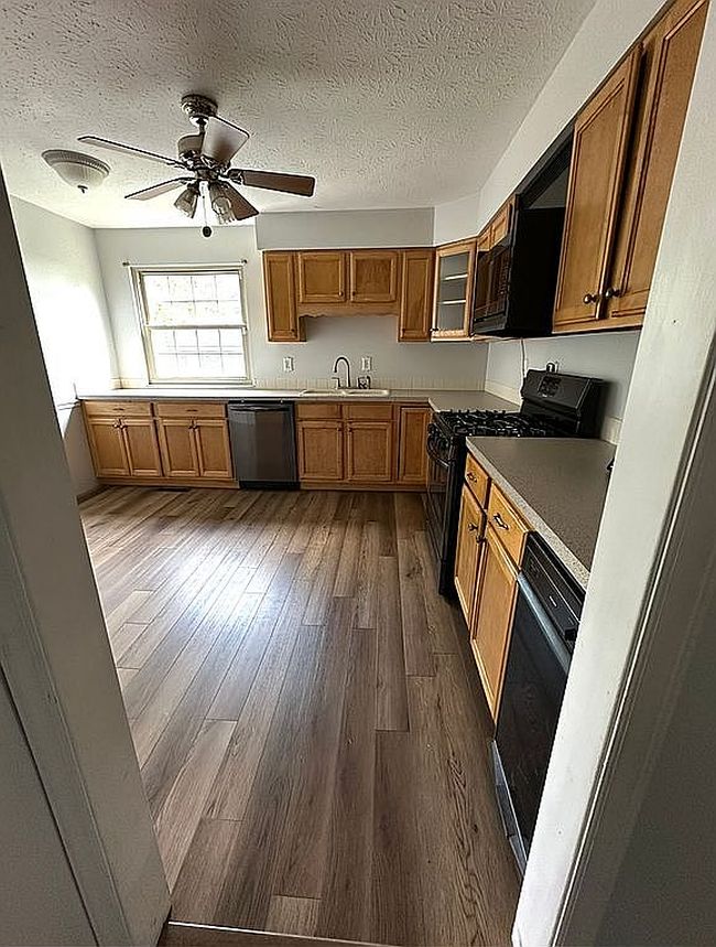 Photo of 24 Oak Cir, Parkersburg, WV