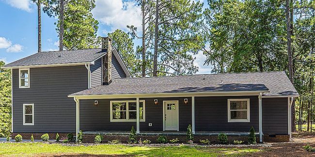 Photo of 118 Devonshire Ave E, West End, NC