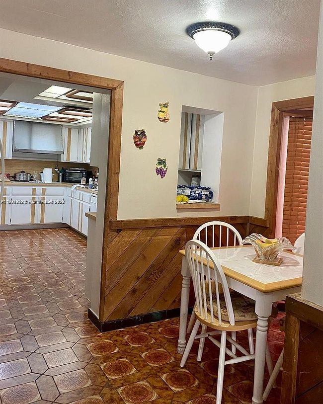 Additional photo 3 of property located at 1727 Sw 11th Ter