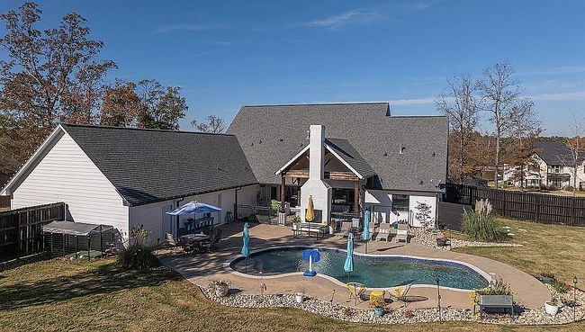 Image of 264 Southern Lake Rd