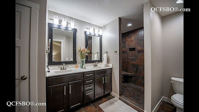 Photo of 404 Stagecoach Trl, Le Claire, IA