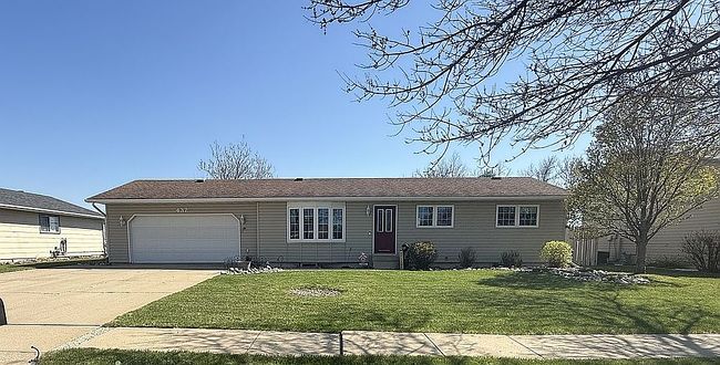 Image of 437 10th Ave E