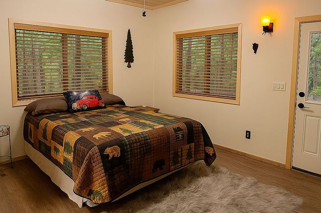 Photo of 1295 E Airplane Dr, Kanab, UT