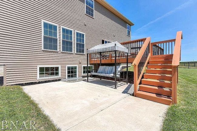 Photo of 1525 Stoneroller Cir, Bloomington, IL